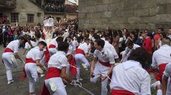 El baile de la la danza de las espadas de Redondela