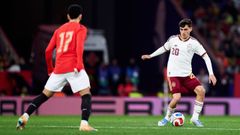 Pedri, en la imagen durante el partido de Egipto, ser� una de las estrellas m�s esperadas en el Abanca Riazor.