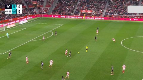 Paso adelante de los centrales en la presi�n (recuperaci�n de Curbelo)