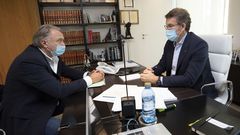El alcalde de Palas de Rei, Pablo Taboada, con el presidente de la Xunta, Nu�ez Feij�o