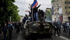 Rebeldes prorrusos en Mariupol
