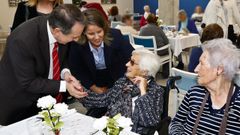 En su visita, el alcalde conoci a Chelo, la residente ms longeva, que tiene 104 aos.