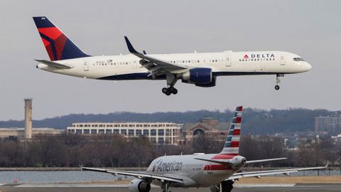 Un avi�n de la compa��a Delta Airlines, en Virginia, en una imagen de archivo