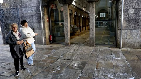 Punto de la Praza de Abastos de Santiago en el que se produjo la agresión mortal a Antonio Costa