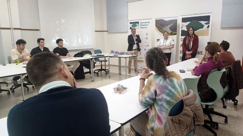 Presentaci�n del bono de asesoramiento en el instituto R�o Cabe