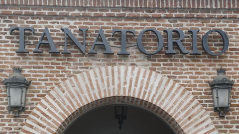 Imagen de archivo de la entrada de un tanatorio