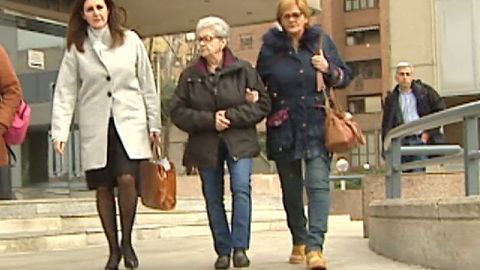 La anciana que mat� a su hijo discapacitado por compasi�n queda en libertad vigilada