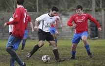 Camelle y Castrelo jugaron en un campo en p�simo estado. 