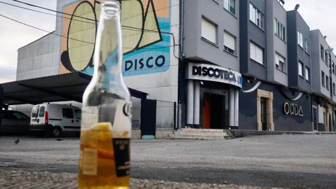 Plaza ante la discoteca Onda este domingo a las ocho de la mañana