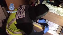 Cae una red que introduc�a pasta de coca por Mar�n para procesarla en un laboratorio en Valencia