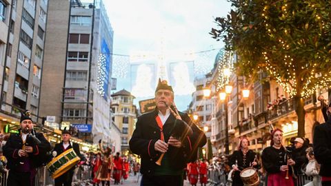 Cabalgata de los Reyes Magos en Oviedo 2025