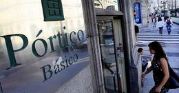 La tienda viguesa de Policarpo Sanz es una de las que todav�a siguen abiertas. 