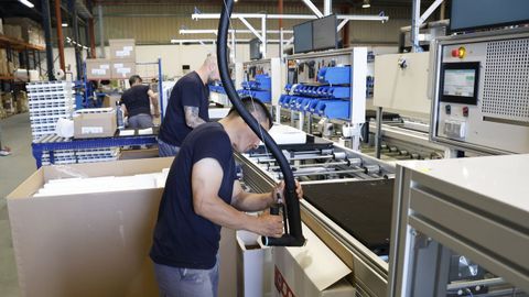 Planta de producci&oacute;n de Electromec&aacute;nicos Viveiro, en el pol&iacute;gono de Landrove.