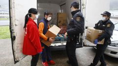El 23 de marzo empez� el reparto de alimentos desde Cruz Roja de Viveiro, con cooperaci�n de fuerzas de seguridad como la Polic�a Nacional o la Polic�a Local