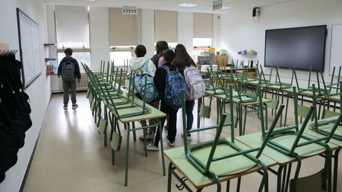 Las aulas vuelven a llenarse en el colegio López Ferreiro de Santiago