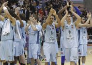 Los jugadores del Breog�n, despu�s de superar al Lleida en el Pazo Universitario. 