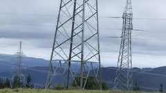 Postes de tendido el�ctrico en Boimente, Viveiro