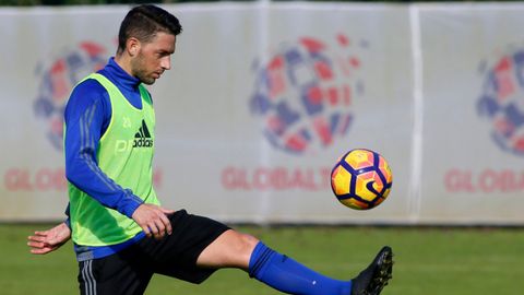 Rocha Real Oviedo Requexon.Rocha, durante un entrenamiento en El Requexon
