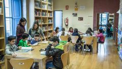 Alumnos del Colegio Princesa de Espa�a de Ver�n disfrutando de la biblioteca