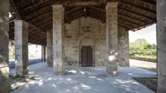 P�rtico de acceso al santuario de as Augas Santas