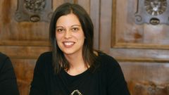Natalia L�pez trabaja con la asociaci�n contra el c�ncer de Ribeira