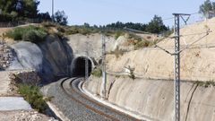 Desmonte realizado en el t�nel da Covela para la electrificaci�n de la l�nea Lugo-Monforte-Ourense
