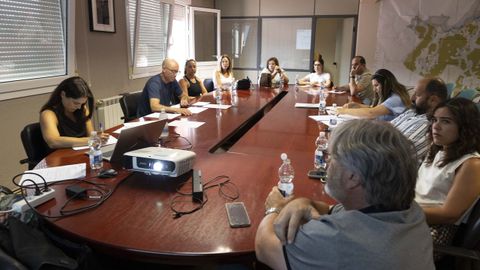 La corporaci�n local de Cabana, reunida en pleno para debatir los presupuestos de 2026