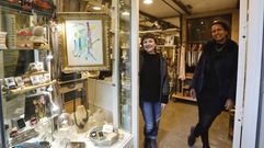 Carmen Prez y Yelena Molina, dos de las artesanas que participan en la tienda de Eunoia.