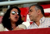 Elena Su�rez compartiendo palco en A Lomba con Manolo Abalo, presidente del Arousa. 