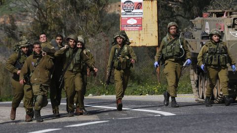Un soldado espaol de la ONU muri hoy en el Lbano, despus de que Israel y Hizbul se hayan atacado mutuamente en una grave escalada de la violencia en la zona, en la que varios soldados israeles tambin resultaron heridos.