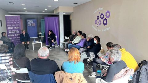 Imagen de la reunión de Podemos Ferrol.
