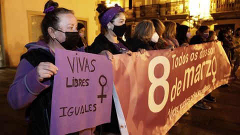 Concentracin por el Da Internacional de la Mujer en Viveiro.