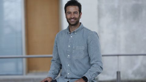 Pedro Reimunde, neurocirujano del HULA y profesor de la UDC, en la Facultad de Fisioterapia de A Coruña
