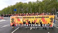 Manifestaci�n de trabajadores de Tubos Reunidos el pasado abril durante las negociaciones de quita de deuda