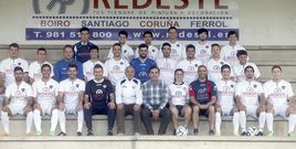 <span lang= es-es >Foto oficial del equipo</span>. La plantilla del Boiro pos� esta semana en Barra�a para la foto oficial de la temporada. En la imagen est�n los t�cnicos que lograron la salvaci�n, Erviti y L�pez. 