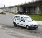 El bache se tap� varias veces desde enero y vuelve a estar abierto. 