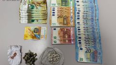 Material y dinero incautado al detenido