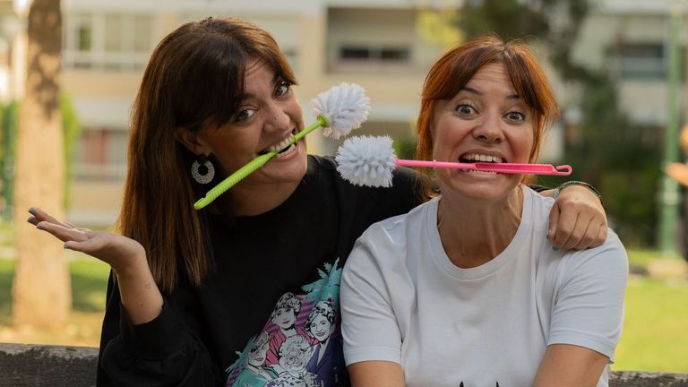 Jazm�n Abu�n (izquierda) y Arantxa Treus (derecha) forman el d�o c�mico Sobria y Serena.