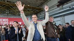 El presidente del Gobierno, Pedro S�nchez, junto al secretario general del PSOE de Castilla y Le�n, Carlos Mart�nez, y el secretario general del PSOE de Le�n, Javier Alfonso Cend�n, en Ponferrada.