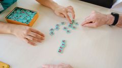 La afasia se manifiesta en dificultades para encontrar palabras o construir frases