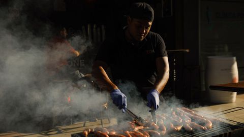 Churrascada en la calle Rubine