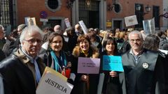 Letrados de la administracin de justicia de Ourense, en la protesta celebrada este jueves en Madrid