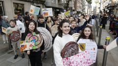 El entroido escolar toma las calles de Pontevedra