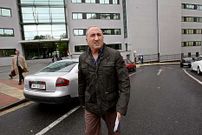 A la izquierda, Abeladro Ulloa, jefe de la Polic�a Local de Ourense. A la derecha, el empresario vigu�s Javier Anchelergues.