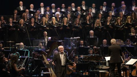 Vctor Manuel, durante su concierto en la Laboral