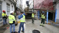 Los operarios descargaron esta ma�ana los primeros ejemplares en la calle