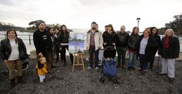 La comisi�n que ha puesto en marcha la plataforma se present� ayer en el solar del Maxi. 