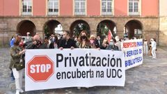 Los trabajadores de la UDC protestan en el Rectorado