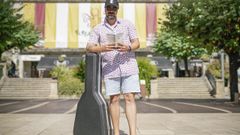 Jorge Cervantes, Cerv�n, en la Praza Maior de O Carballi�o