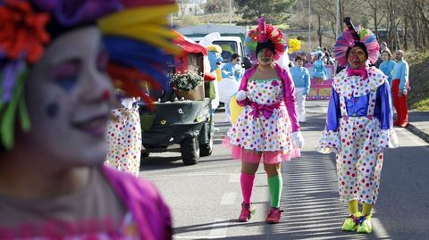 As comparsas do Entroido volver�n desfilar este ano polas r�as de Ferreira de Pant�n